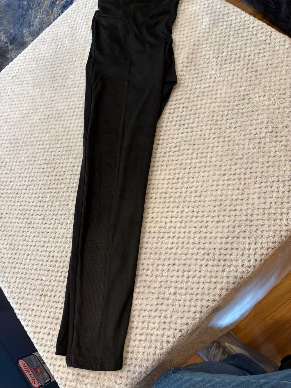 Democracy Black womens faux suede slimming style leggings